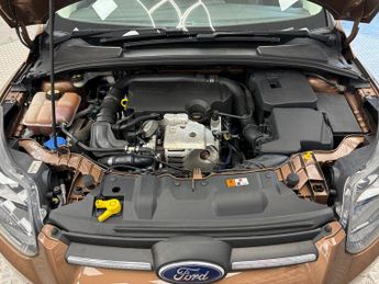 Ford Focus 1.0T EcoBoost Zetec Euro 5 (s/s) 5dr