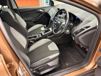 Ford Focus 1.0T EcoBoost Zetec Euro 5 (s/s) 5dr