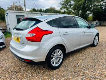 Ford Focus 1.0T EcoBoost Titanium Euro 5 (s/s) 5dr