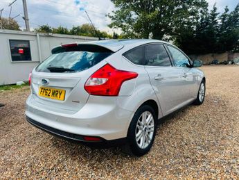 Ford Focus 1.0T EcoBoost Titanium Euro 5 (s/s) 5dr