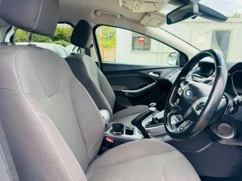 Ford Focus 1.0T EcoBoost Titanium Euro 5 (s/s) 5dr
