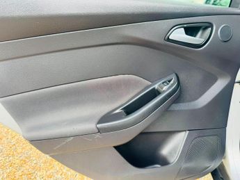 Ford Focus 1.0T EcoBoost Titanium Euro 5 (s/s) 5dr