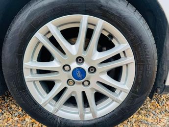 Ford Focus 1.0T EcoBoost Titanium Euro 5 (s/s) 5dr