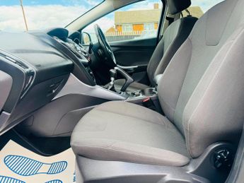 Ford Focus 1.0T EcoBoost Titanium Euro 5 (s/s) 5dr