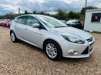 Ford Focus 1.0T EcoBoost Titanium Euro 5 (s/s) 5dr
