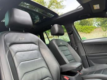 Volkswagen Tiguan 2.0 TDI BlueMotion Tech R-Line DSG Euro 6 (s/s) 5dr