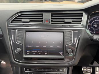 Volkswagen Tiguan 2.0 TDI BlueMotion Tech R-Line DSG Euro 6 (s/s) 5dr