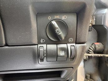 Vauxhall Corsa 1.4i 16v Design 5dr (a/c)