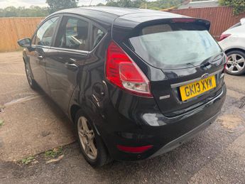 Ford Fiesta 1.0T EcoBoost Zetec Euro 5 (s/s) 5dr