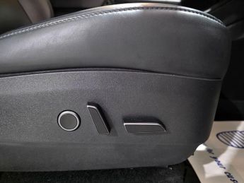 Tesla Model Y (Dual Motor) Long Range Auto 4WDE 5dr