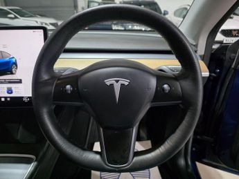 Tesla Model Y (Dual Motor) Long Range Auto 4WDE 5dr