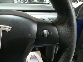 Tesla Model Y (Dual Motor) Long Range Auto 4WDE 5dr