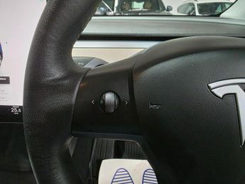 Tesla Model Y (Dual Motor) Long Range Auto 4WDE 5dr