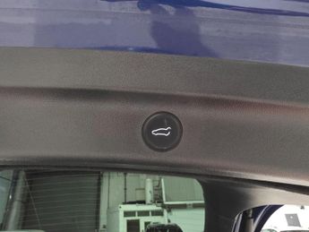 Tesla Model Y (Dual Motor) Long Range Auto 4WDE 5dr