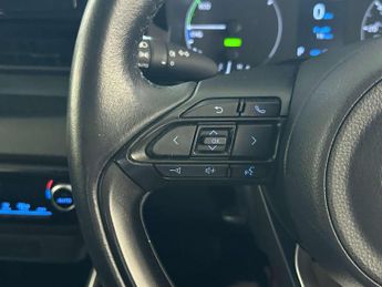 Toyota Yaris 1.5 VVT-h Icon Hatchback 5dr Petrol Hybrid E-CVT Euro 6 (s/s) (1