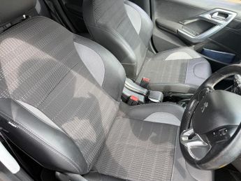Peugeot 2008 1.2 PureTech Allure EAT Euro 6 (s/s) 5dr