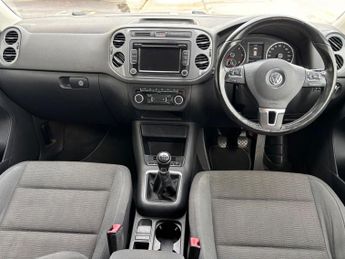 Volkswagen Tiguan 2.0 TDI BlueMotion Tech SE 4WD Euro 5 (s/s) 5dr