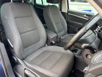 Volkswagen Tiguan 2.0 TDI BlueMotion Tech SE 4WD Euro 5 (s/s) 5dr