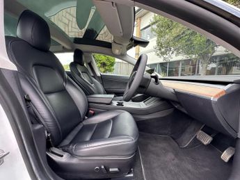 Tesla Model 3 (Dual Motor) Long Range Auto 4WDE 4dr
