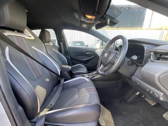 Toyota Corolla GR SPORT HEV CVT