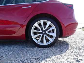 Tesla Model 3 (Dual Motor) Long Range Auto 4WDE 4dr