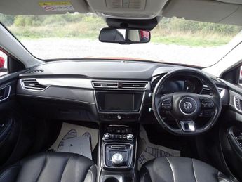 MG MG5 61.1kWh Exclusive Long Range Auto 5dr