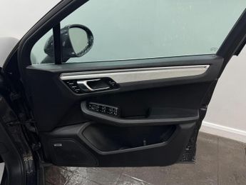Porsche Macan 3.0 TD V6 S PDK 4WD Euro 6 (s/s) 5dr