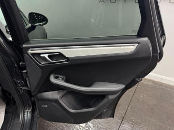 Porsche Macan 3.0 TD V6 S PDK 4WD Euro 6 (s/s) 5dr