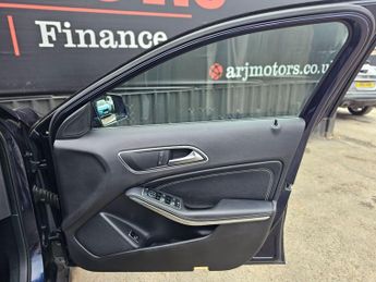 Mercedes-Benz GLA 2.1 GLA200d Sport 7G-DCT Euro 6 (s/s) 5dr