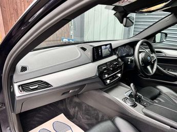 BMW 5 SERIES 2.0 520d xDrive M Sport Auto 4WD 4dr