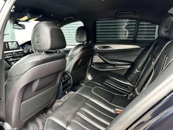 BMW 5 SERIES 2.0 520d xDrive M Sport Auto 4WD 4dr