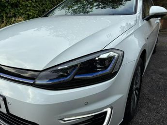 Volkswagen e-Golf 35.8kWh e-Golf Auto 5dr