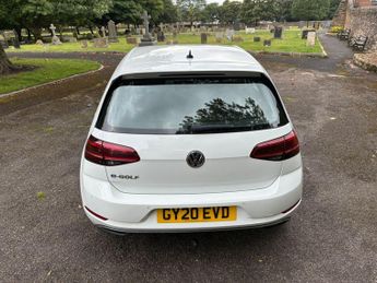 Volkswagen e-Golf 35.8kWh e-Golf Auto 5dr
