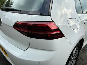 Volkswagen e-Golf 35.8kWh e-Golf Auto 5dr