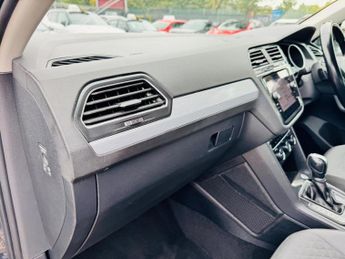 Volkswagen Tiguan 2.0 TDI Match DSG 4Motion Euro 6 (s/s) 5dr