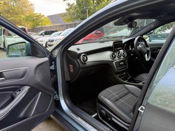Mercedes-Benz GLA 2.0 GLA250 Sport SUV 5dr Petrol 7G-DCT 4MATIC Euro 6 (s/s) (211 