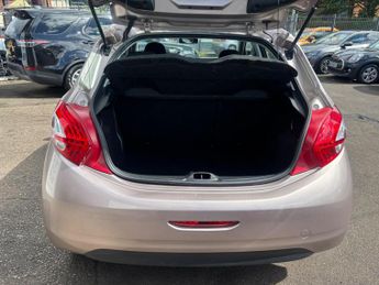 Peugeot 208 1.4 HDi Active Euro 5 5dr