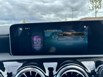 Mercedes-Benz A Class 1.3 A200 AMG Line (Premium) 7G-DCT Euro 6 (s/s) 5dr