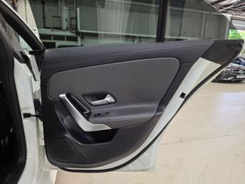 Mercedes-Benz CLA 1.3 CLA250e 15.6kWh AMG Line (Premium) Coupe 8G-DCT Euro 6 (s/s)