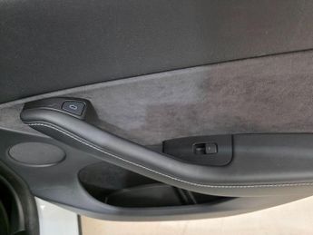 Tesla Model Y (Dual Motor) Long Range Auto 4WDE 5dr