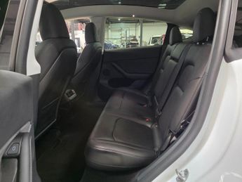 Tesla Model Y (Dual Motor) Long Range Auto 4WDE 5dr