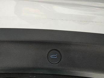 Tesla Model Y (Dual Motor) Long Range Auto 4WDE 5dr