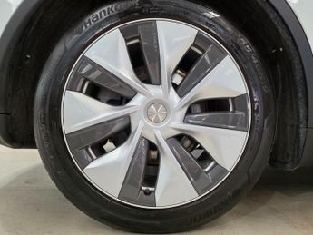 Tesla Model Y (Dual Motor) Long Range Auto 4WDE 5dr