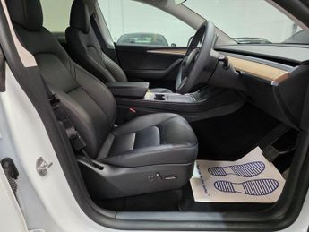 Tesla Model Y (Dual Motor) Long Range Auto 4WDE 5dr