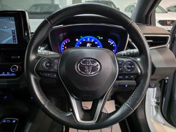 Toyota Corolla 1.8 VVT-h Icon Tech CVT Euro 6 (s/s) 5dr