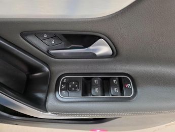 Mercedes-Benz CLA 1.3 CLA250e 15.6kWh AMG Line (Premium Plus) Coupe 8G-DCT Euro 6 