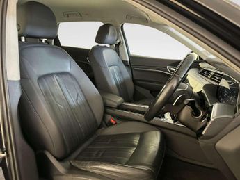Audi e-tron 55 SUV 5dr Electric Auto quattro 95kWh (408 ps)