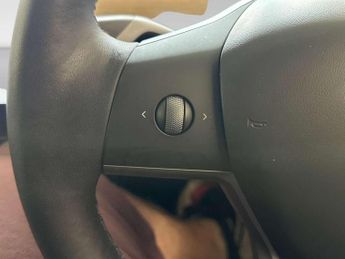 Tesla Model 3 Saloon 4dr Electric Auto RWD (241 bhp)