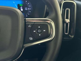 Volvo XC40 Recharge Twin 82kWh Plus SUV 5dr Electric Auto AWD (408 ps)