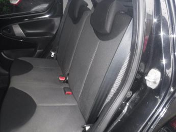 Toyota AYGO 1.0 VVT-i Fire Euro 5 5dr